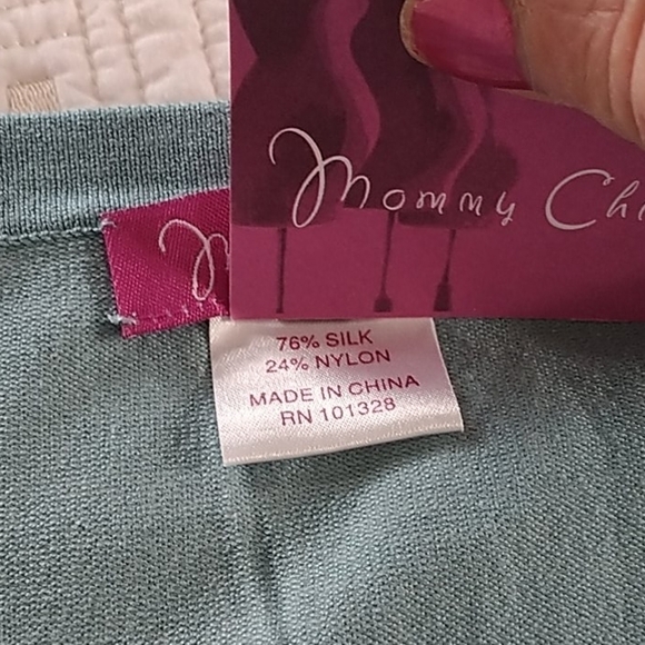 Mommy Chic, Short Sleeve Pullover Top. SZ M - Picture 6 of 9